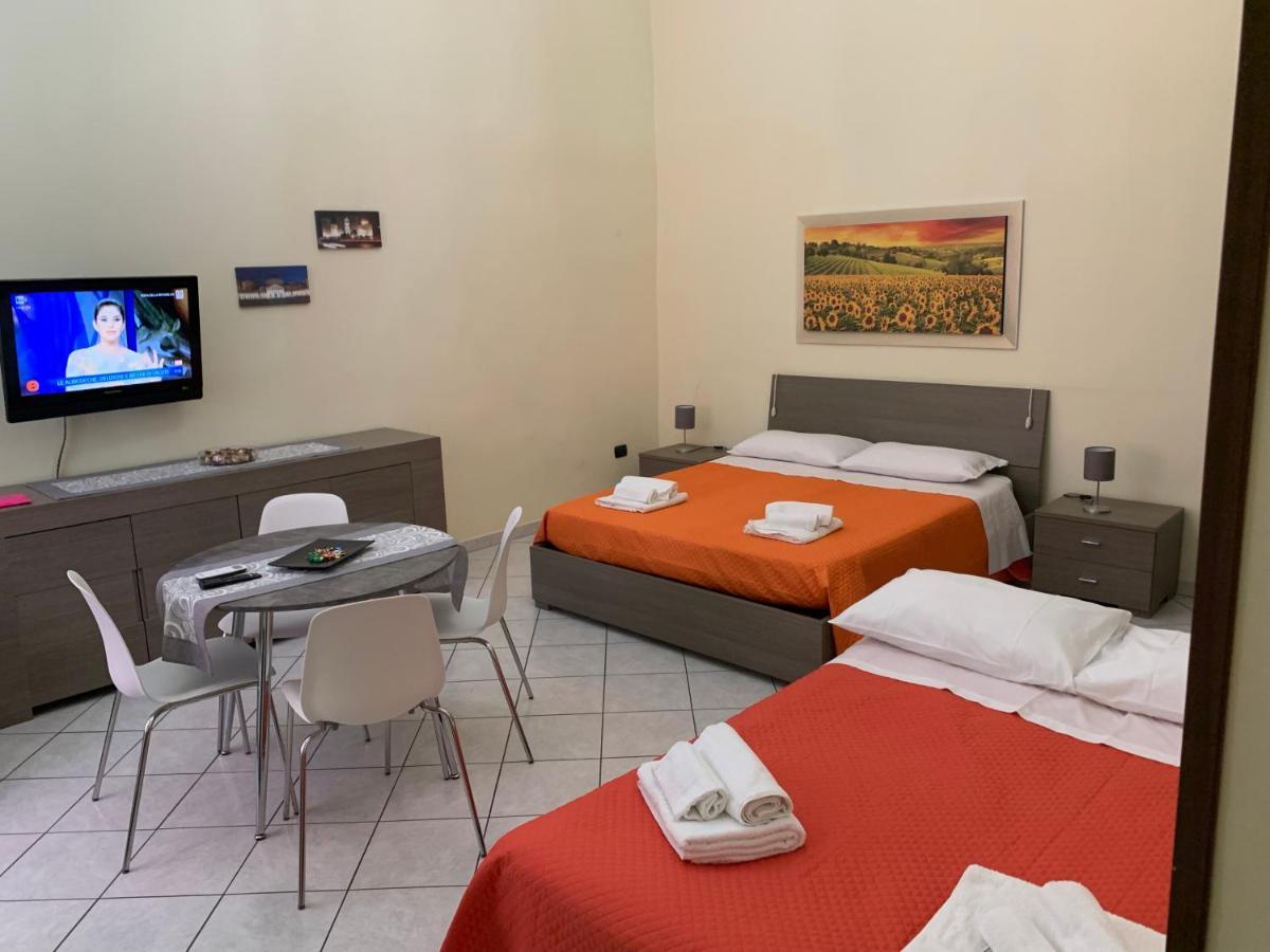 Centro Storico Napoli La Casa Di Ciro Vila Exterior foto